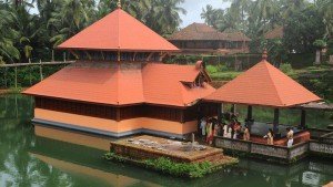 ananthapura lake temple kasargod20131031101820 159 1 The Indian Journeys 3